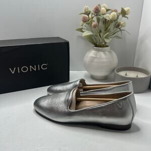 Vionic Willa II Leather Slip On Flat Silver Women's 7 M NWB Comfort Arch Support
